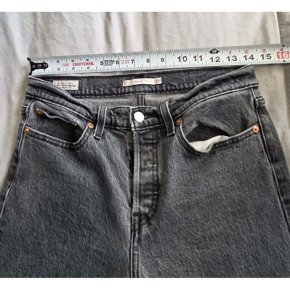 Levi's Women's Wedgie Premium Jeans High Waisted Black Gray Wash Women's 28 EUC - Picture 3 of 13
